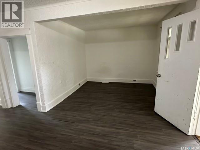 1447 Elphinstone STREET - 11