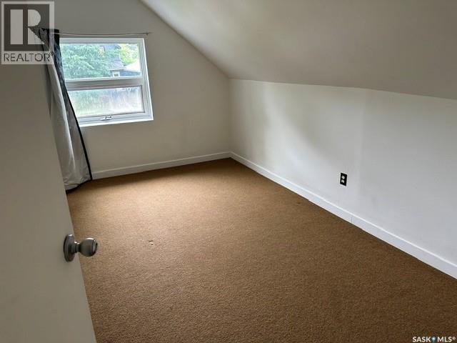 1447 Elphinstone STREET - 25