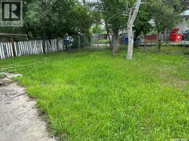 1447 Elphinstone STREET - 4