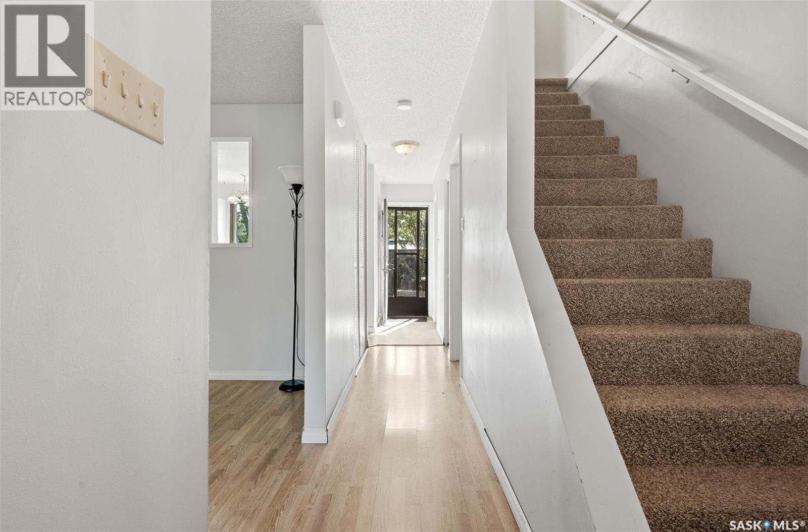 #98 OAKVIEW DRIVE - 12