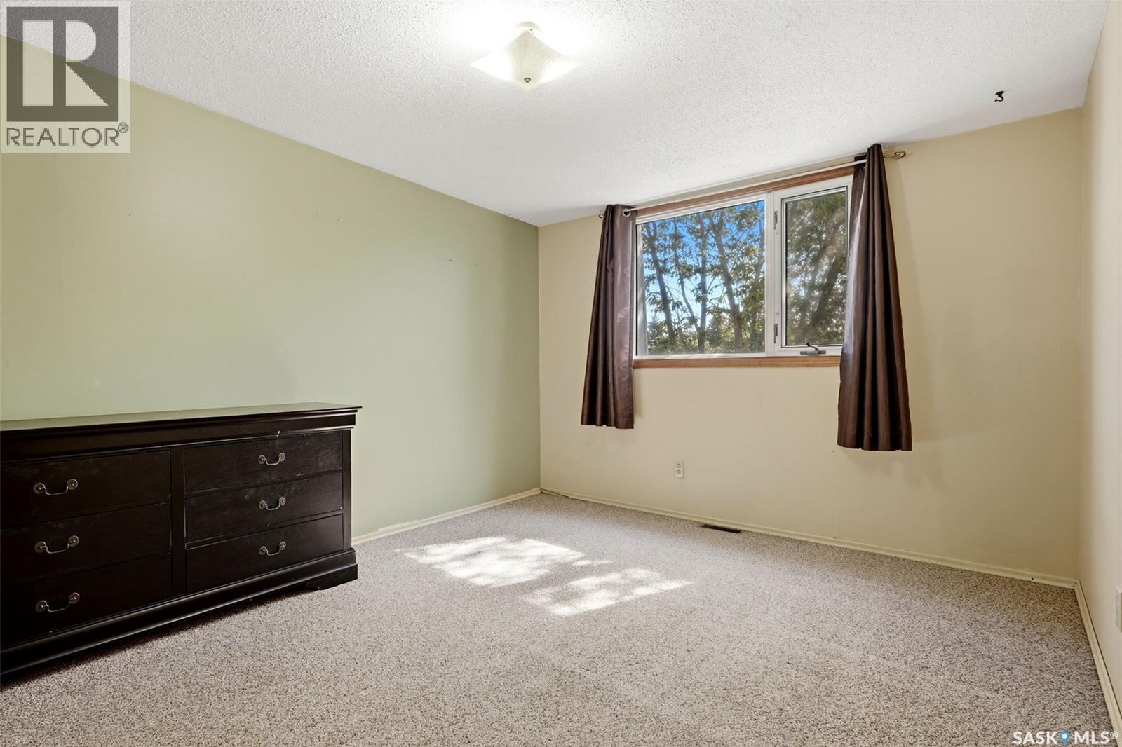 #98 OAKVIEW DRIVE - 17