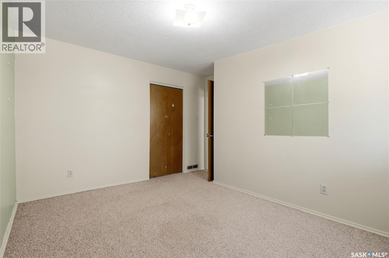 #98 OAKVIEW DRIVE - 18