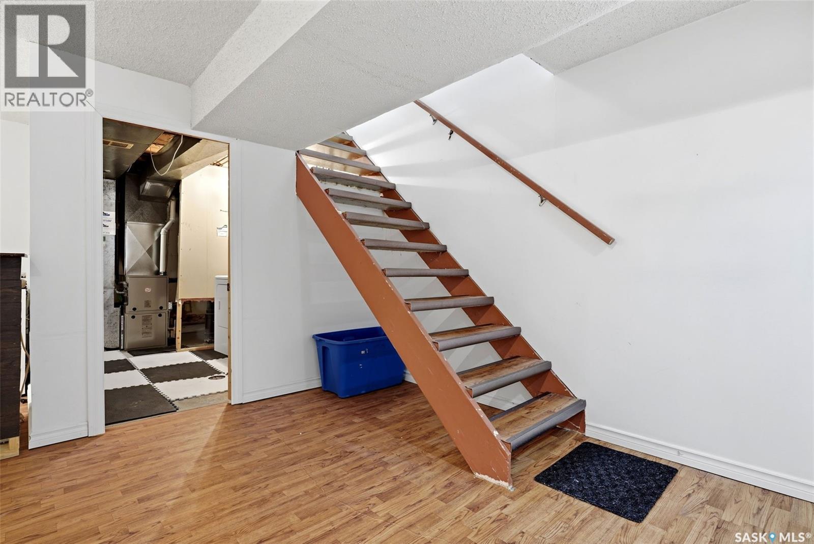 #98 OAKVIEW DRIVE - 23