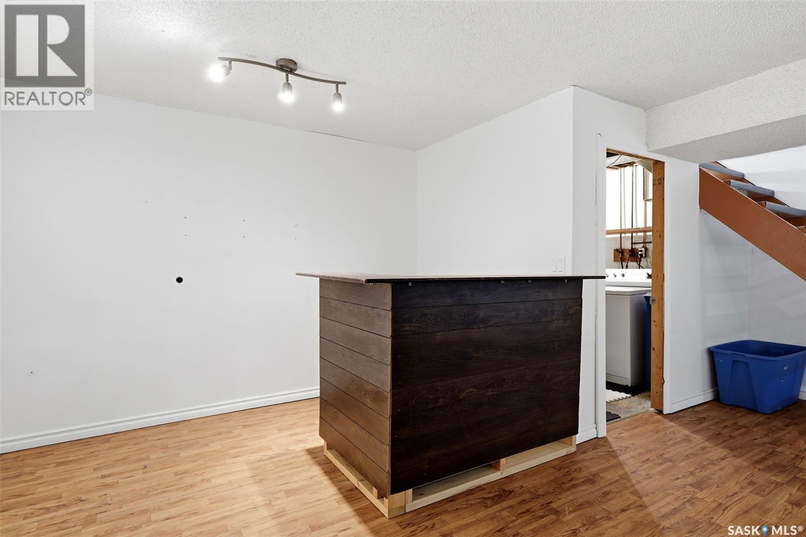 #98 OAKVIEW DRIVE - 27