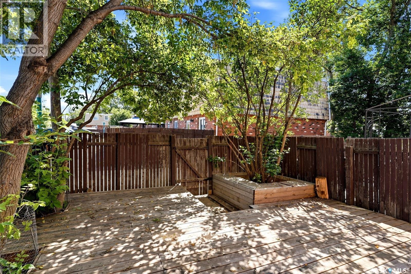 #98 OAKVIEW DRIVE - 33