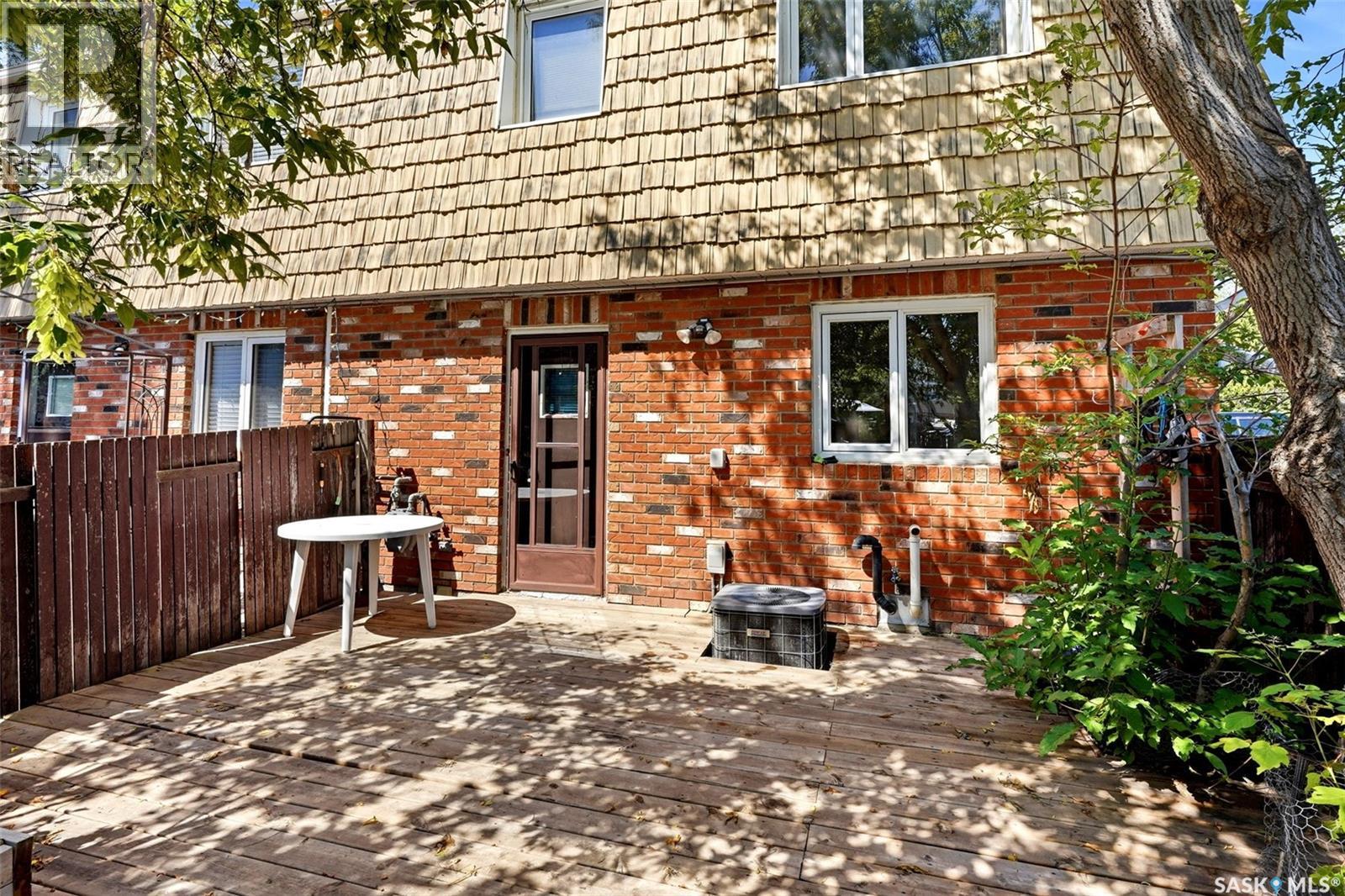 #98 OAKVIEW DRIVE - 34