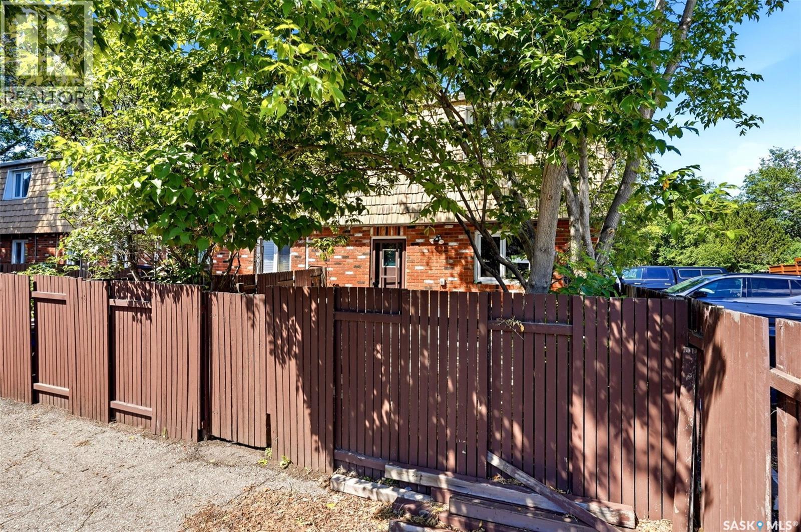 #98 OAKVIEW DRIVE - 35