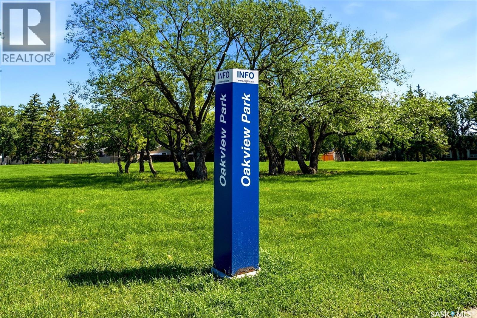 #98 OAKVIEW DRIVE - 37