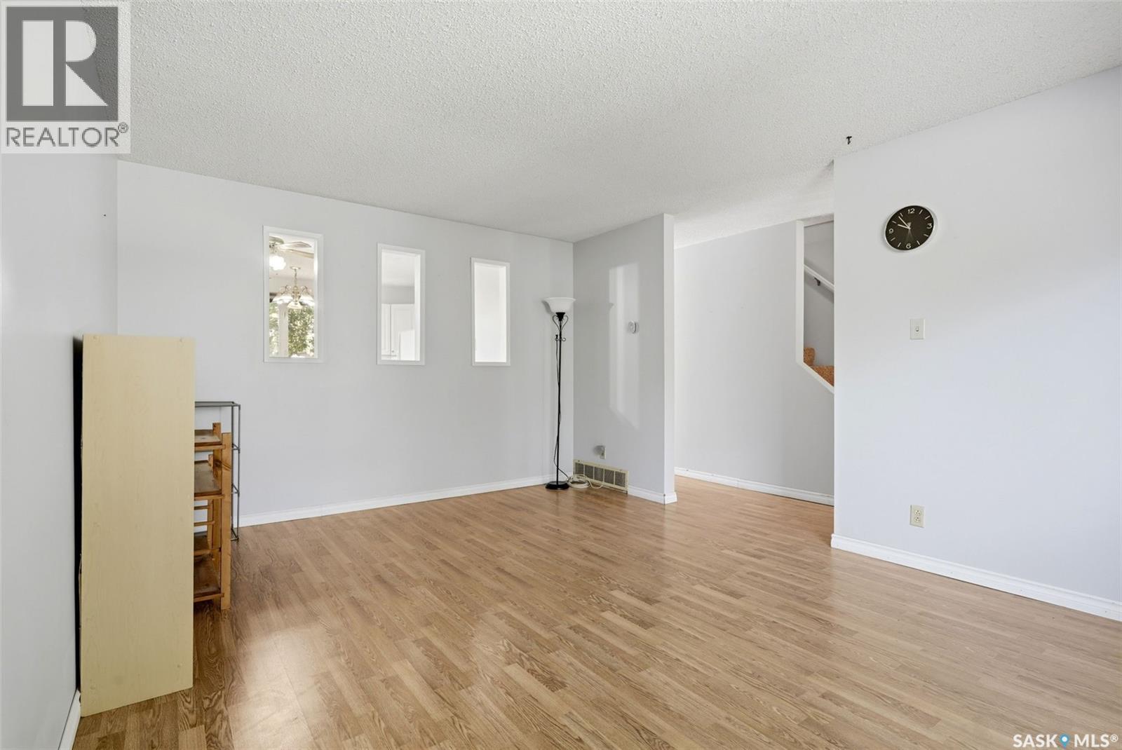 #98 OAKVIEW DRIVE - 5