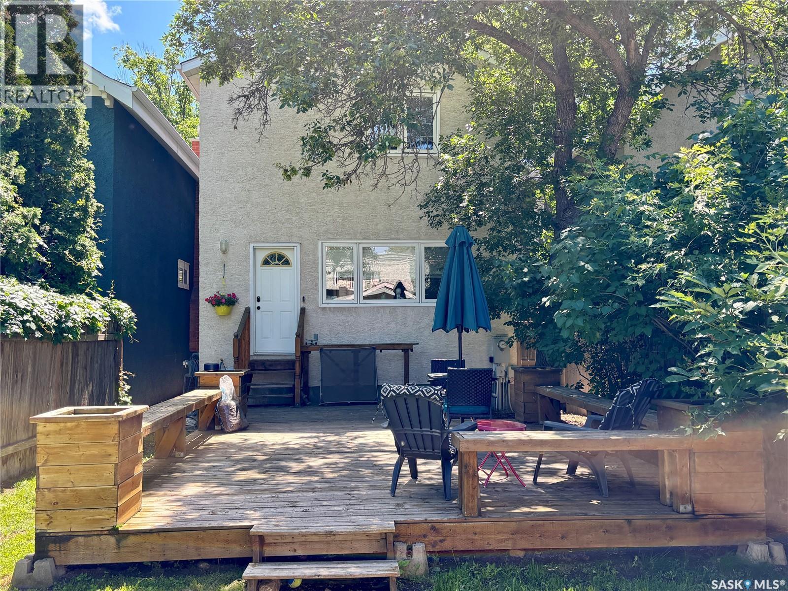2734 Victoria AVENUE — photo 28