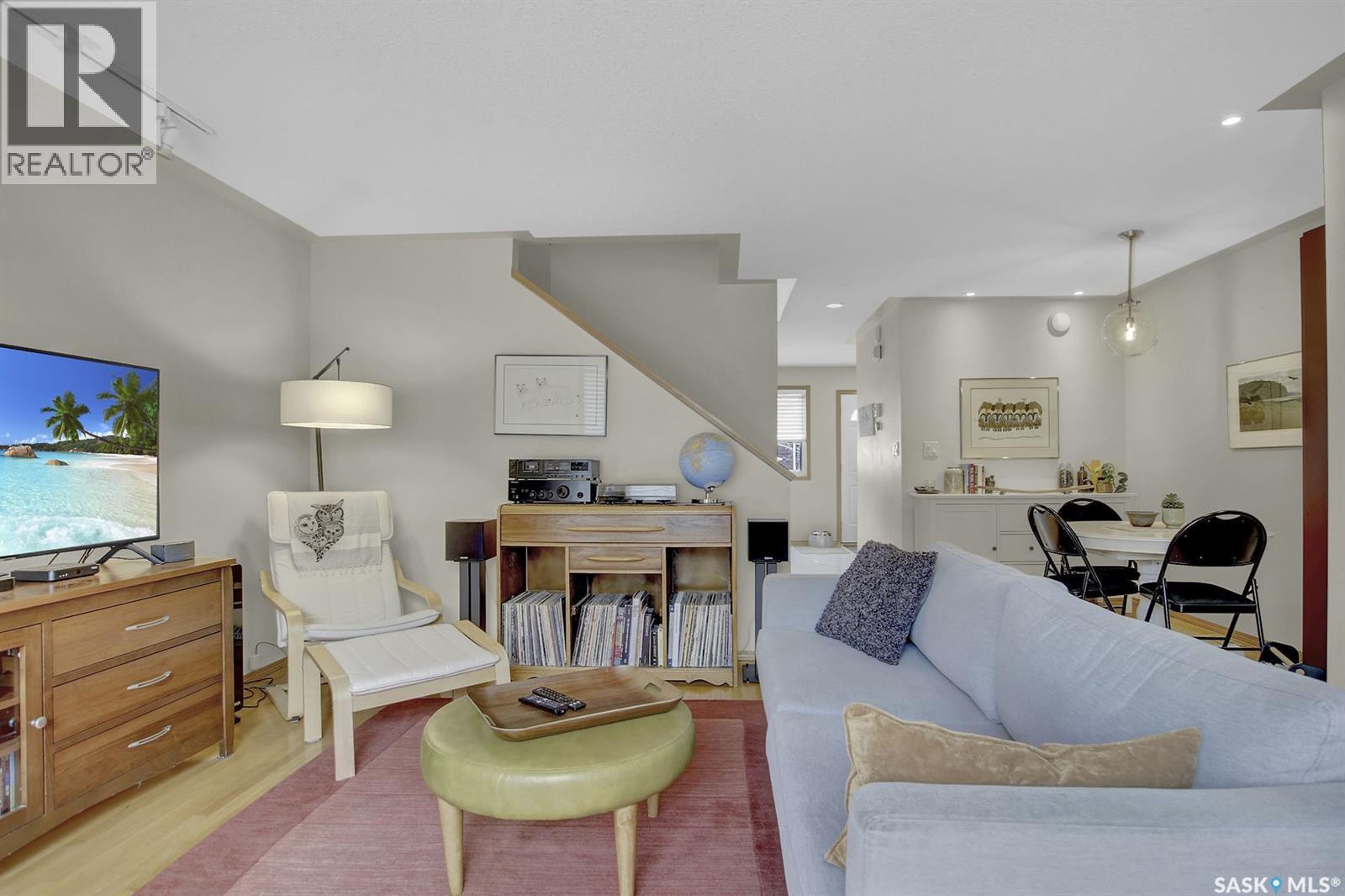 2734 Victoria AVENUE — photo 6