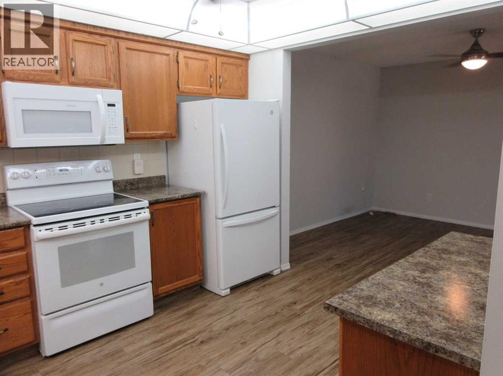 #205 3090 15 Avenue SE - 4