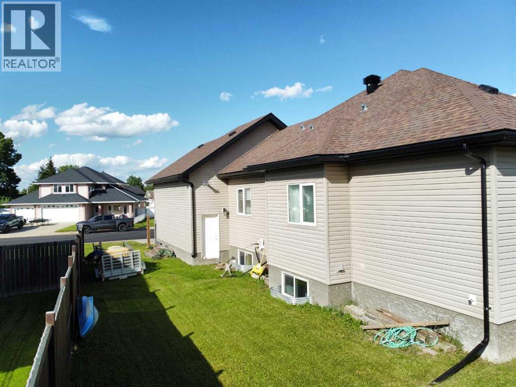 805 7 Avenue - Image 46