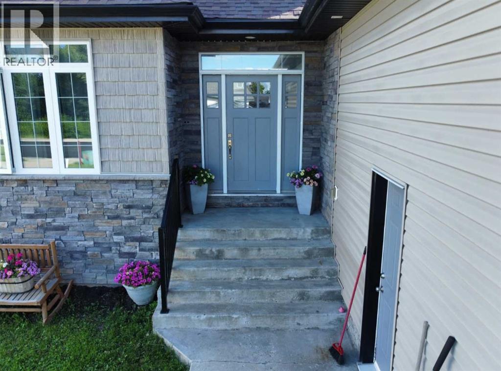 805 7 Avenue - Image 3
