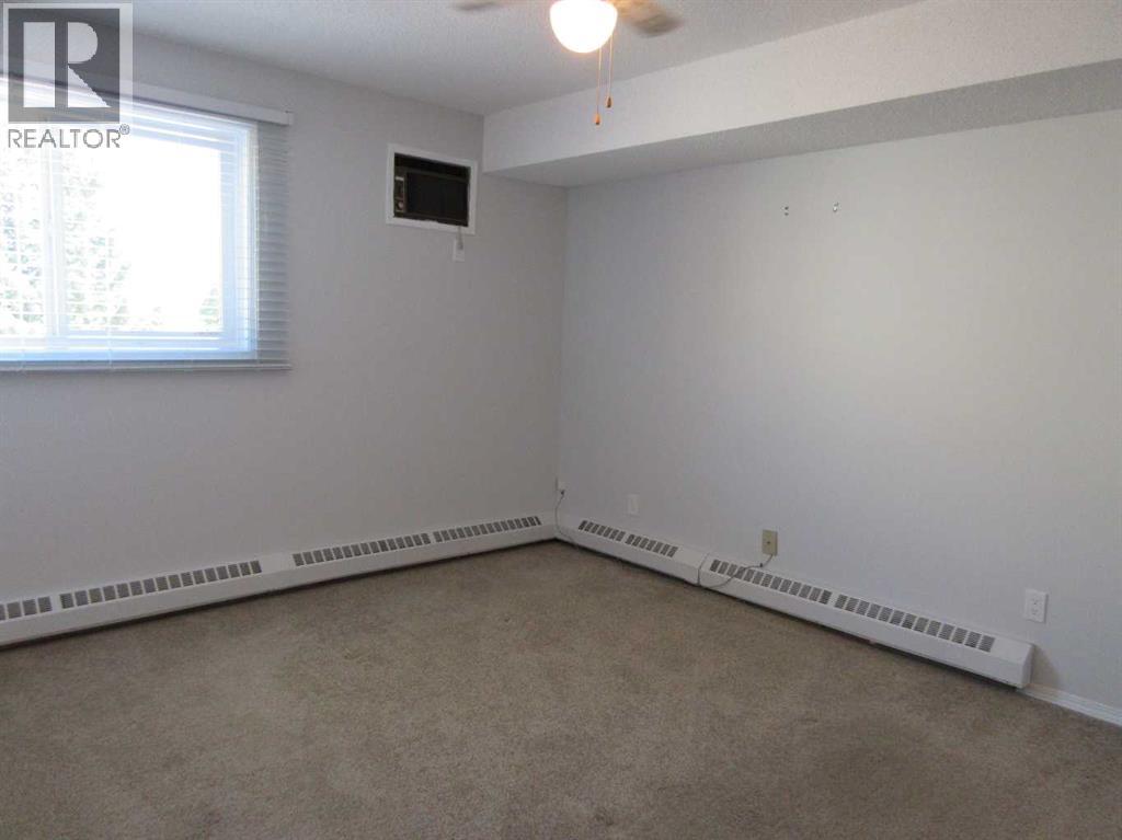 #205 3090 15 Avenue SE - 17
