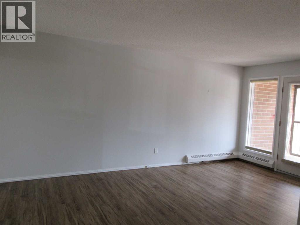 #205 3090 15 Avenue SE - 8