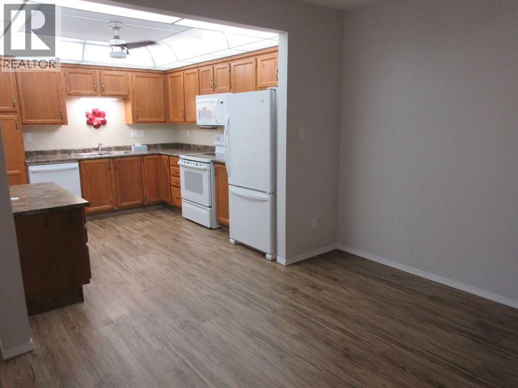 #205 3090 15 Avenue SE - 10