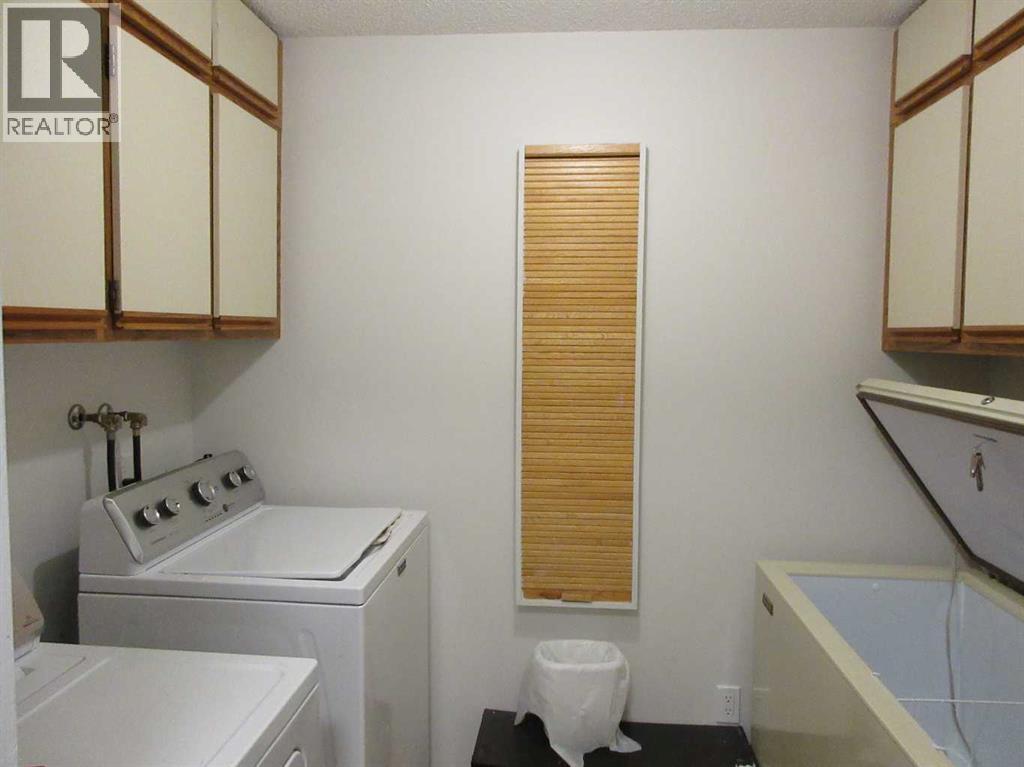 #205 3090 15 Avenue SE - 19