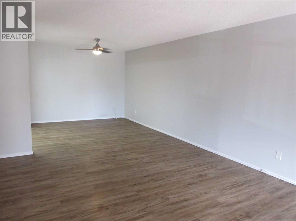 #205 3090 15 Avenue SE - 9