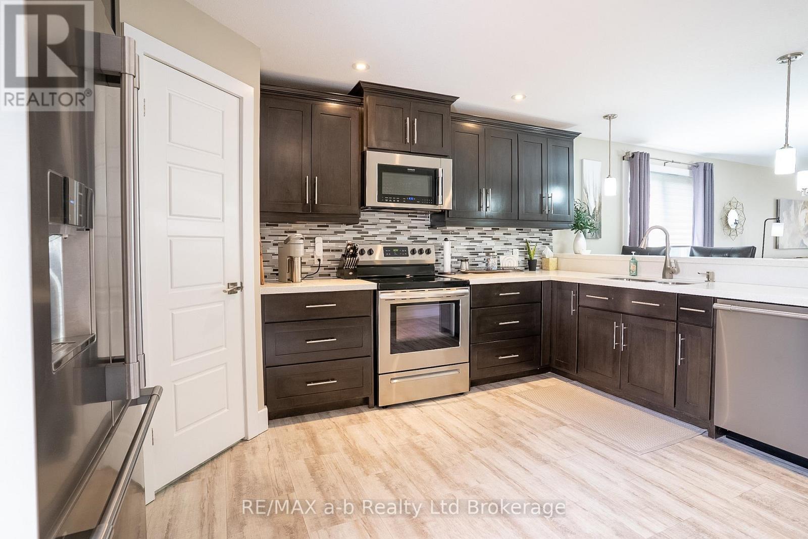 136 MAPLE LANE - 19