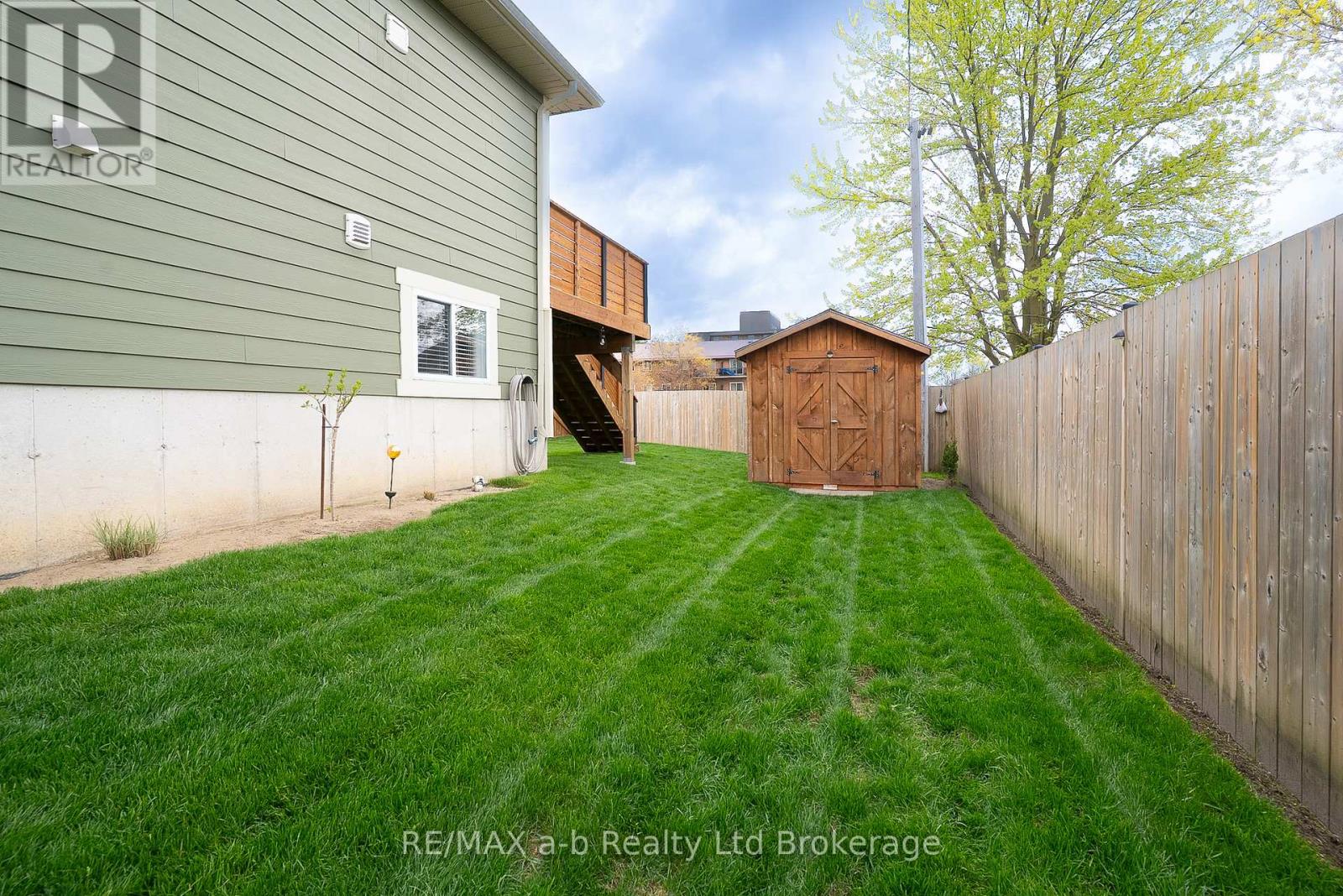 136 MAPLE LANE - 12