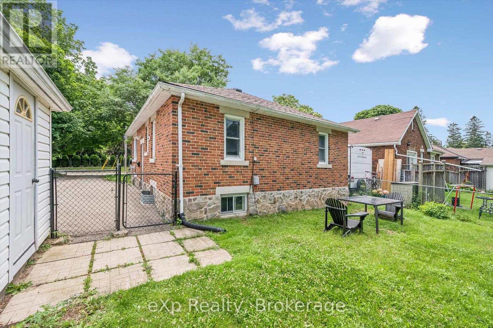 151 HUNGERFORD ROAD - 36