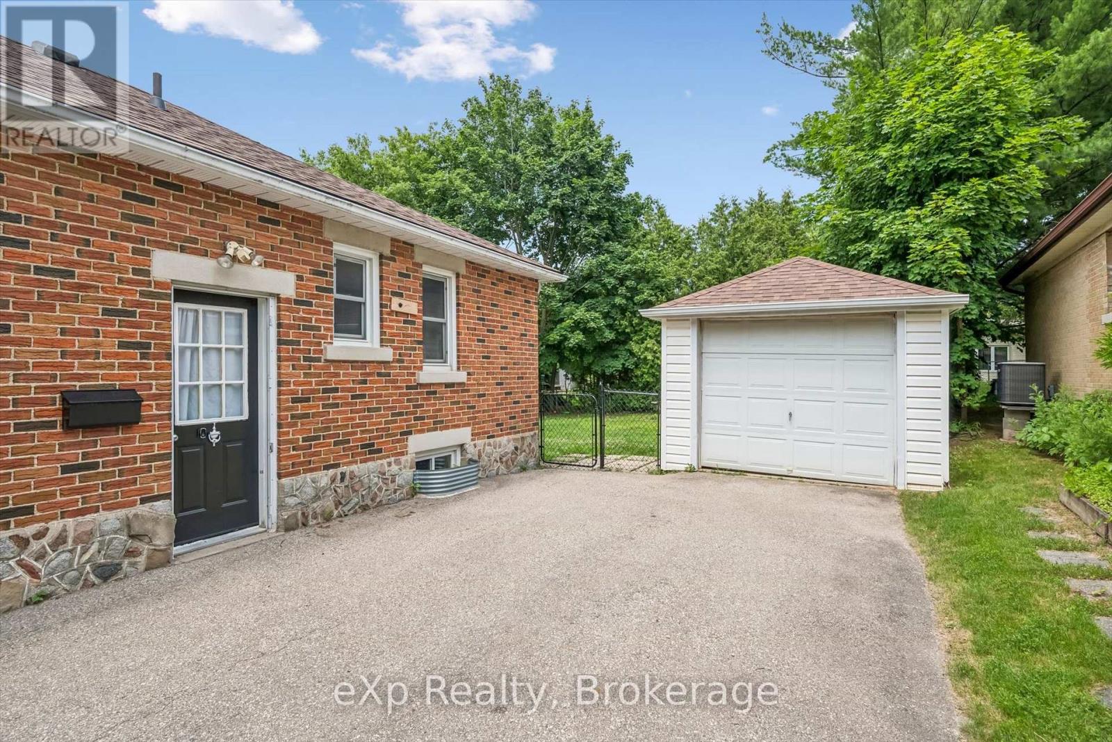 151 HUNGERFORD ROAD - 34