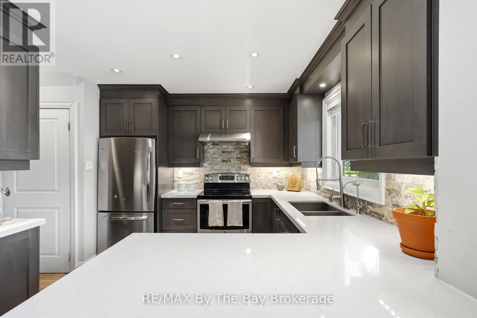 291 WOODLAWN CRESCENT - Image 14