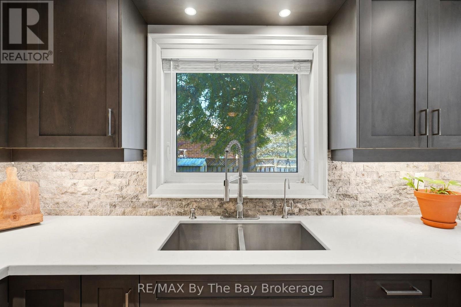 291 WOODLAWN CRESCENT - Image 16