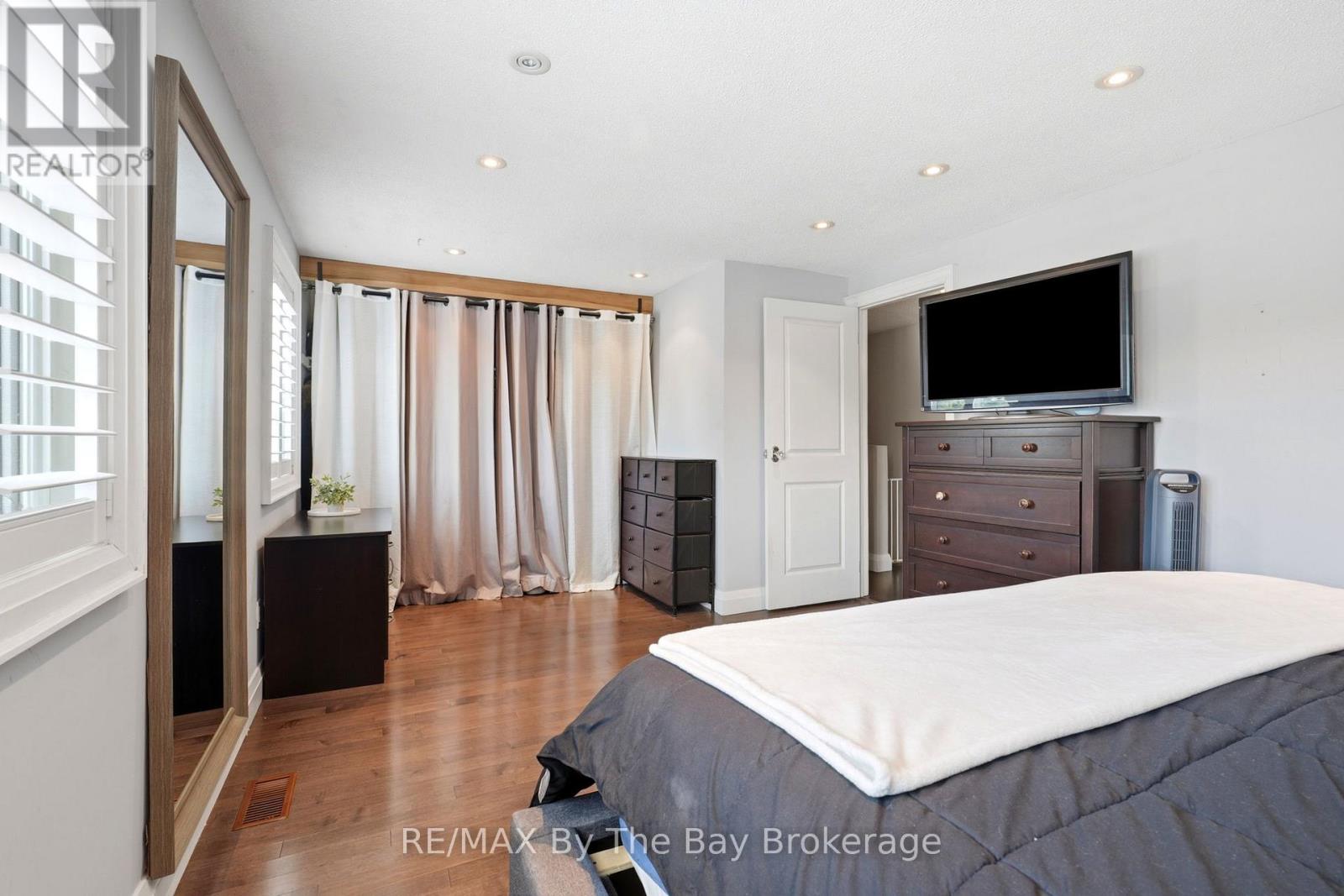 291 WOODLAWN CRESCENT - Image 32