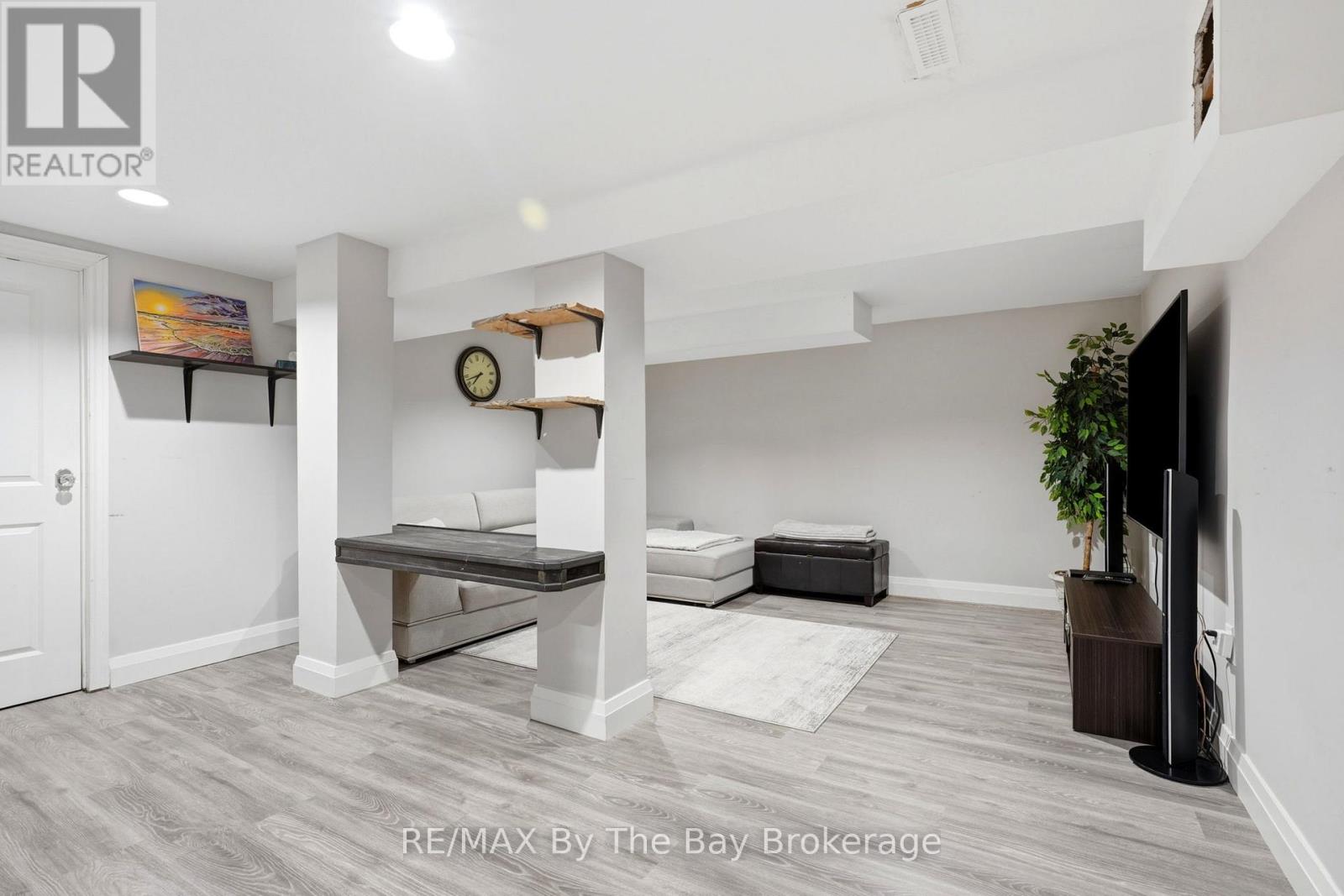 291 WOODLAWN CRESCENT - Image 34