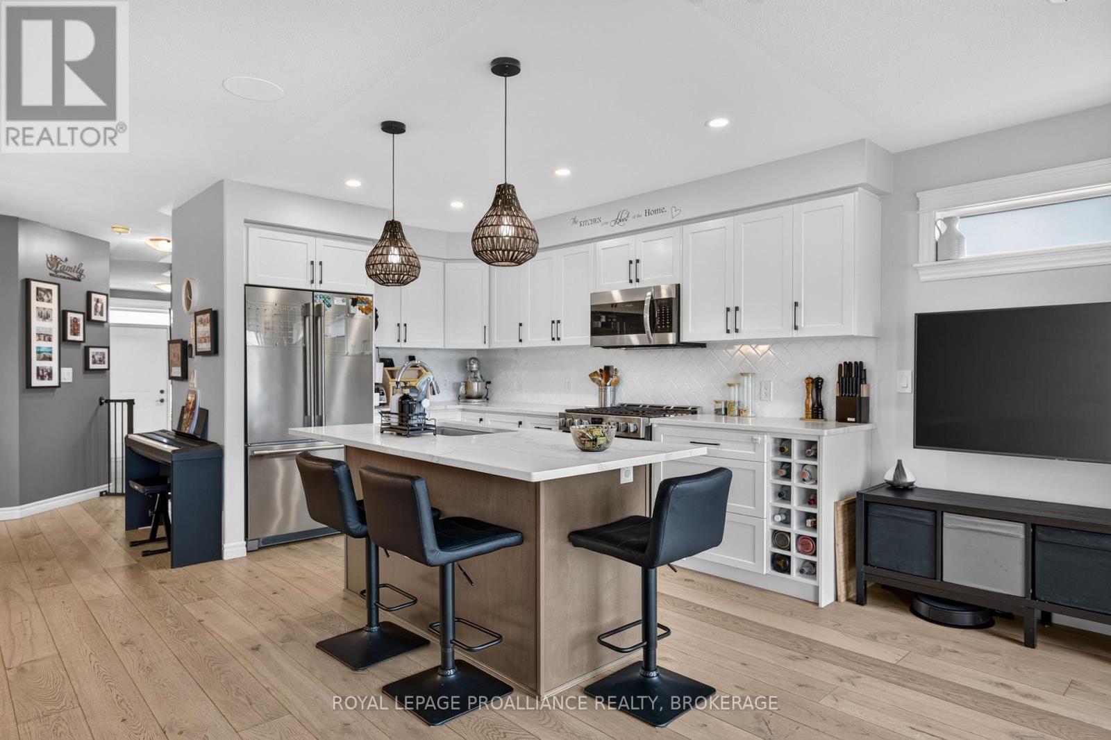 378 BUCKTHORN DRIVE - 14
