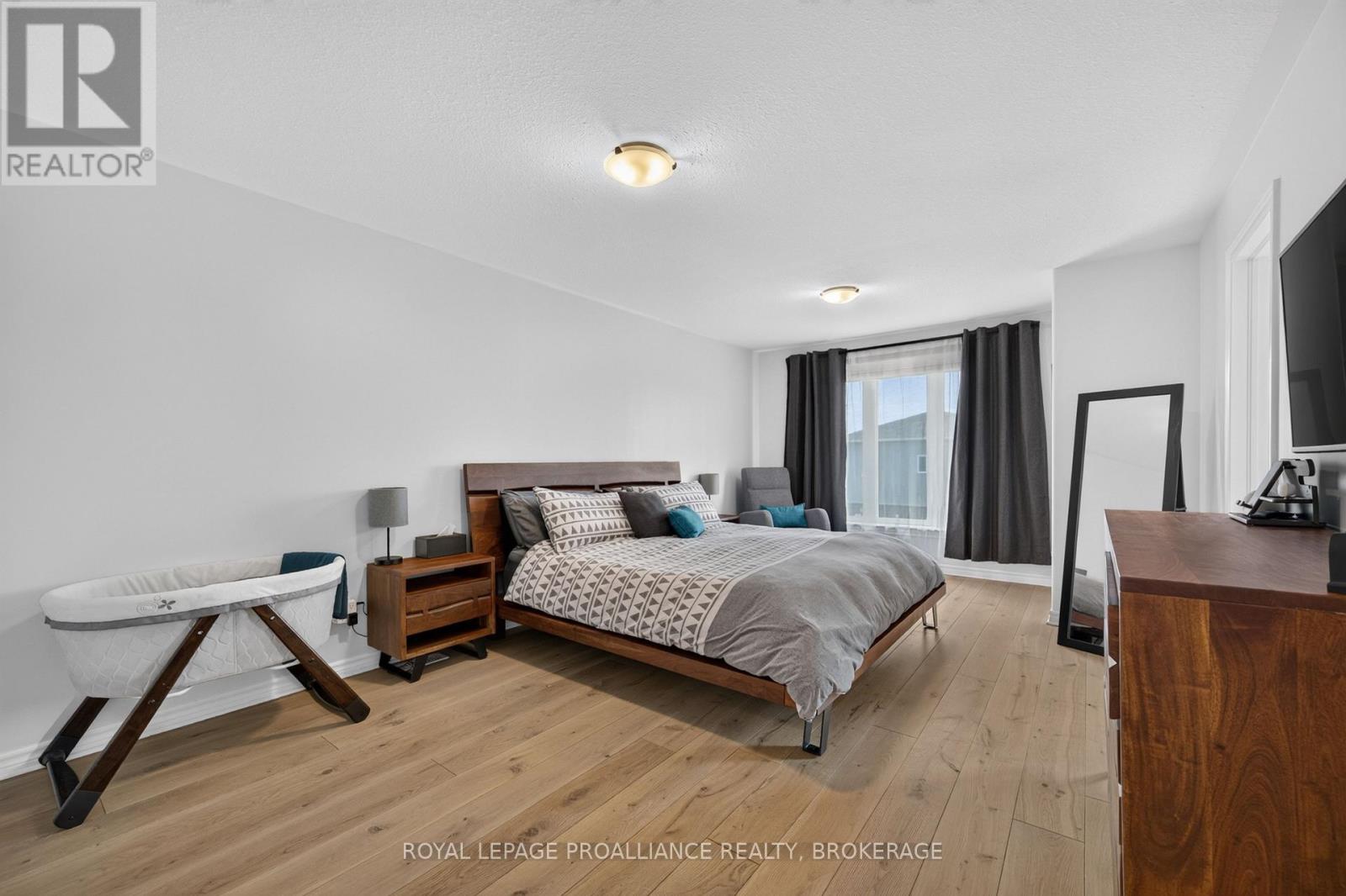 378 BUCKTHORN DRIVE - 27