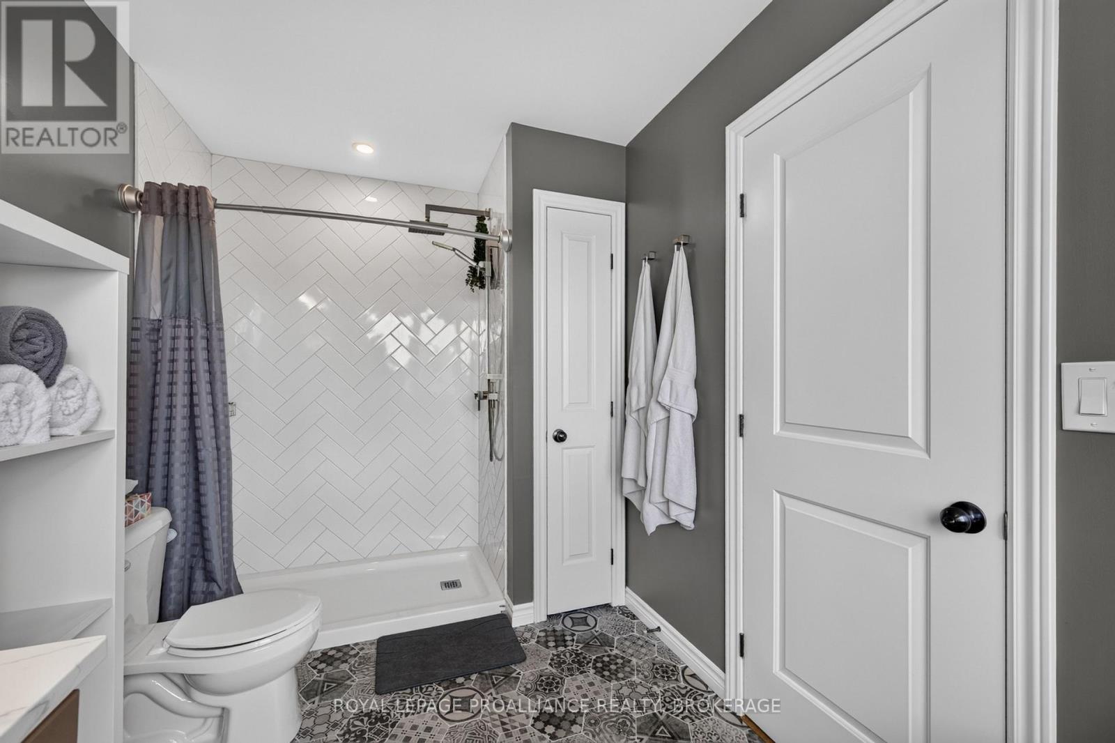 378 BUCKTHORN DRIVE - 30