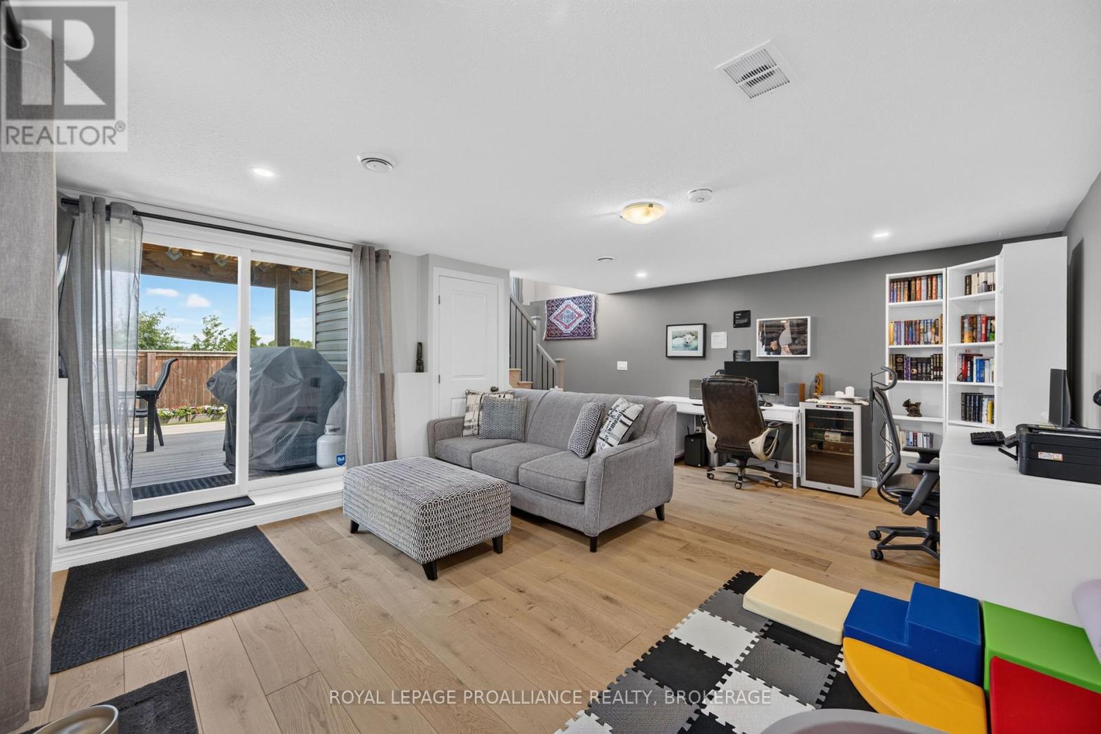 378 BUCKTHORN DRIVE - 33