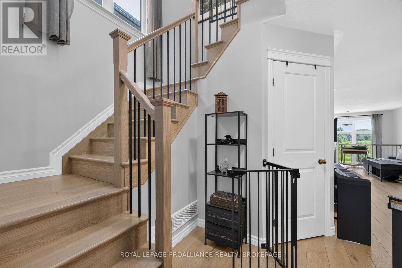 378 BUCKTHORN DRIVE - 8