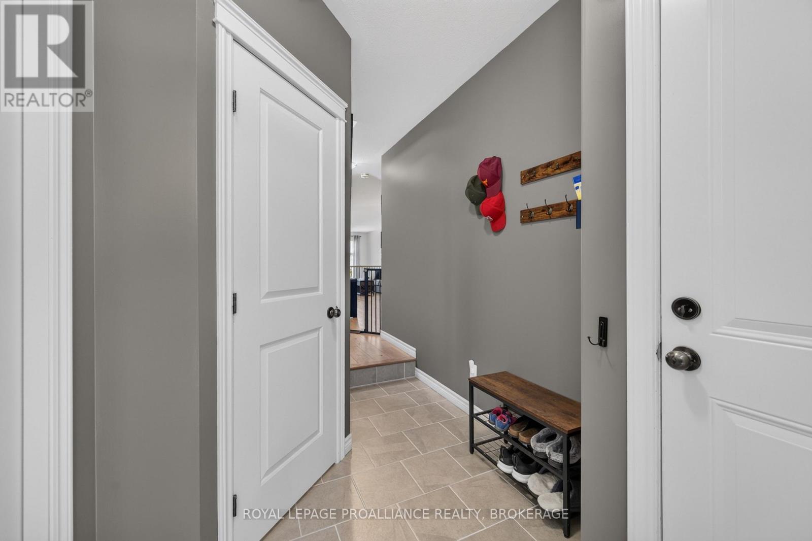 378 BUCKTHORN DRIVE - 6