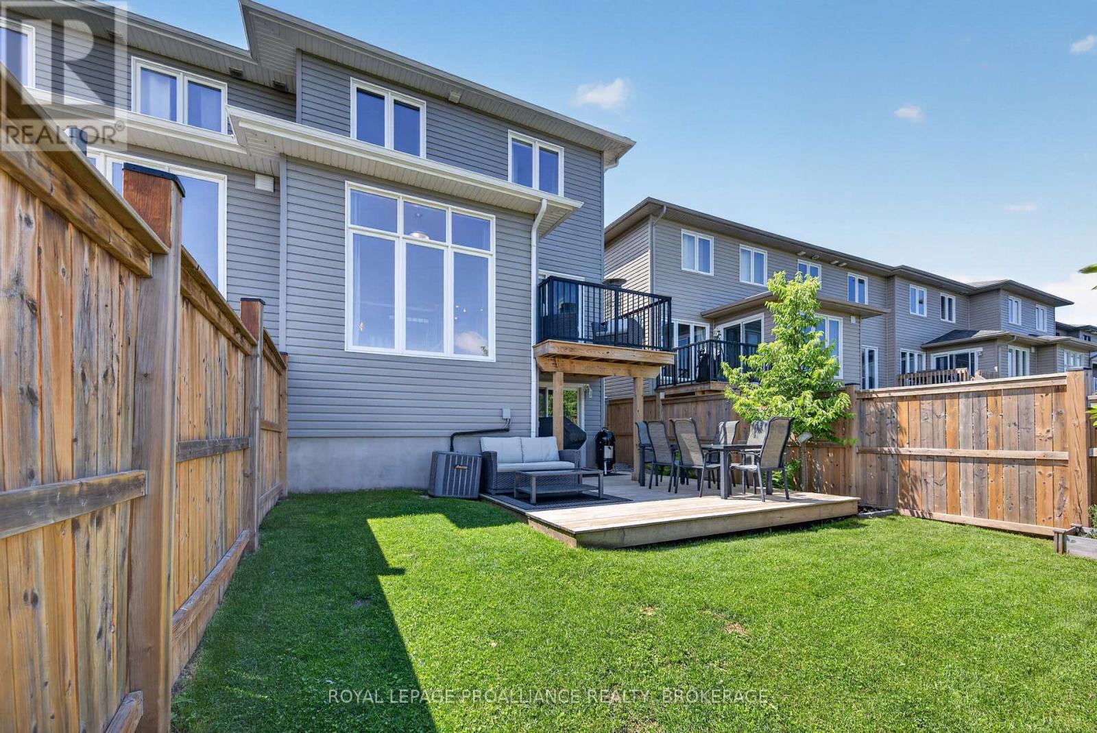 378 BUCKTHORN DRIVE - 36
