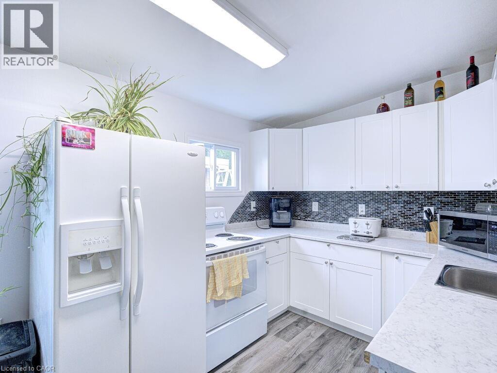 154 LUSCOMBE Street - 13
