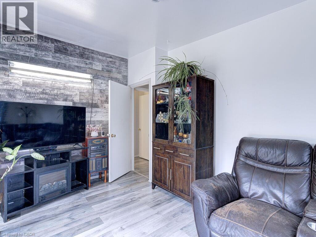 154 LUSCOMBE Street - Image 19