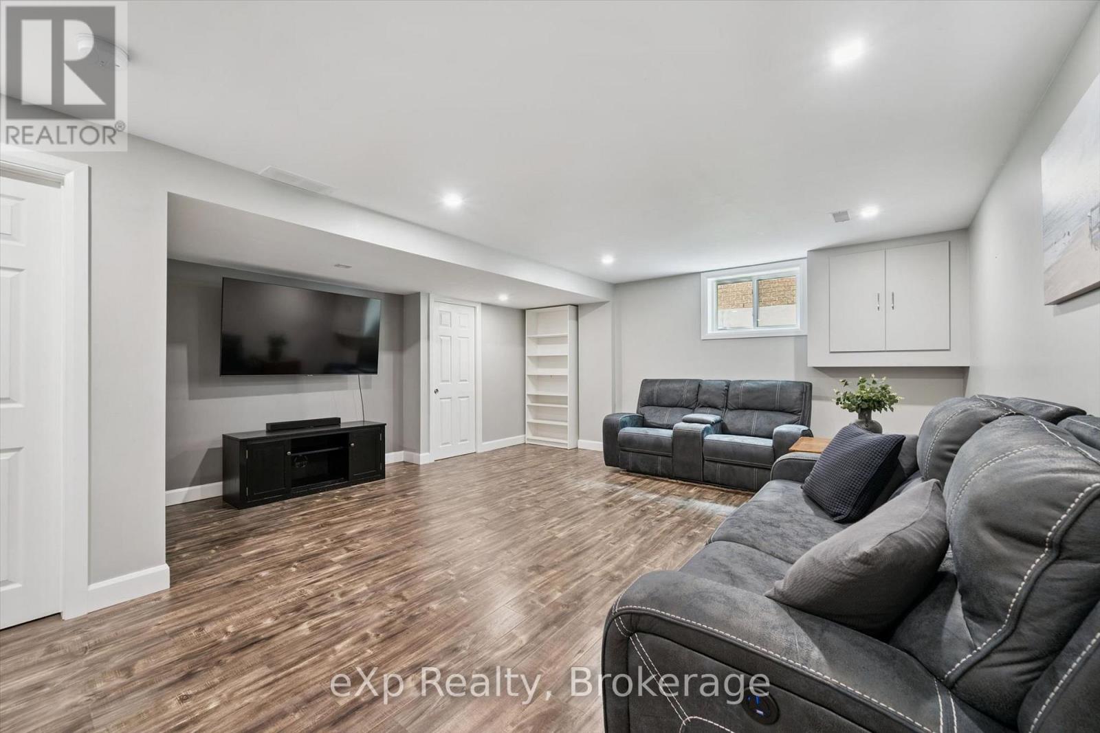 19 KEATING DRIVE - 35