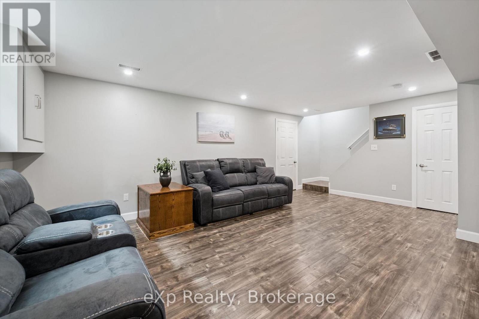 19 KEATING DRIVE - 36