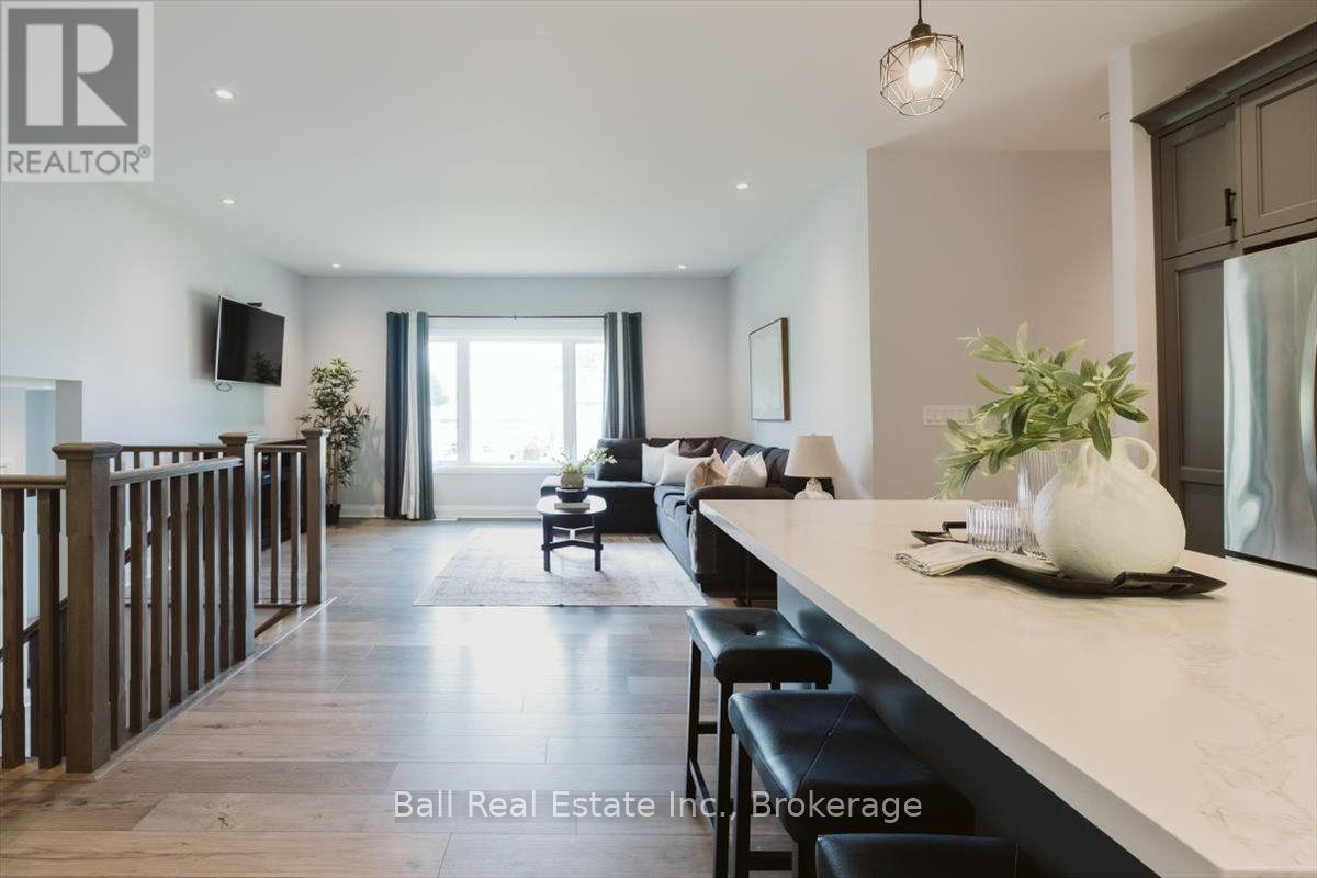 47 EASY STREET - 17