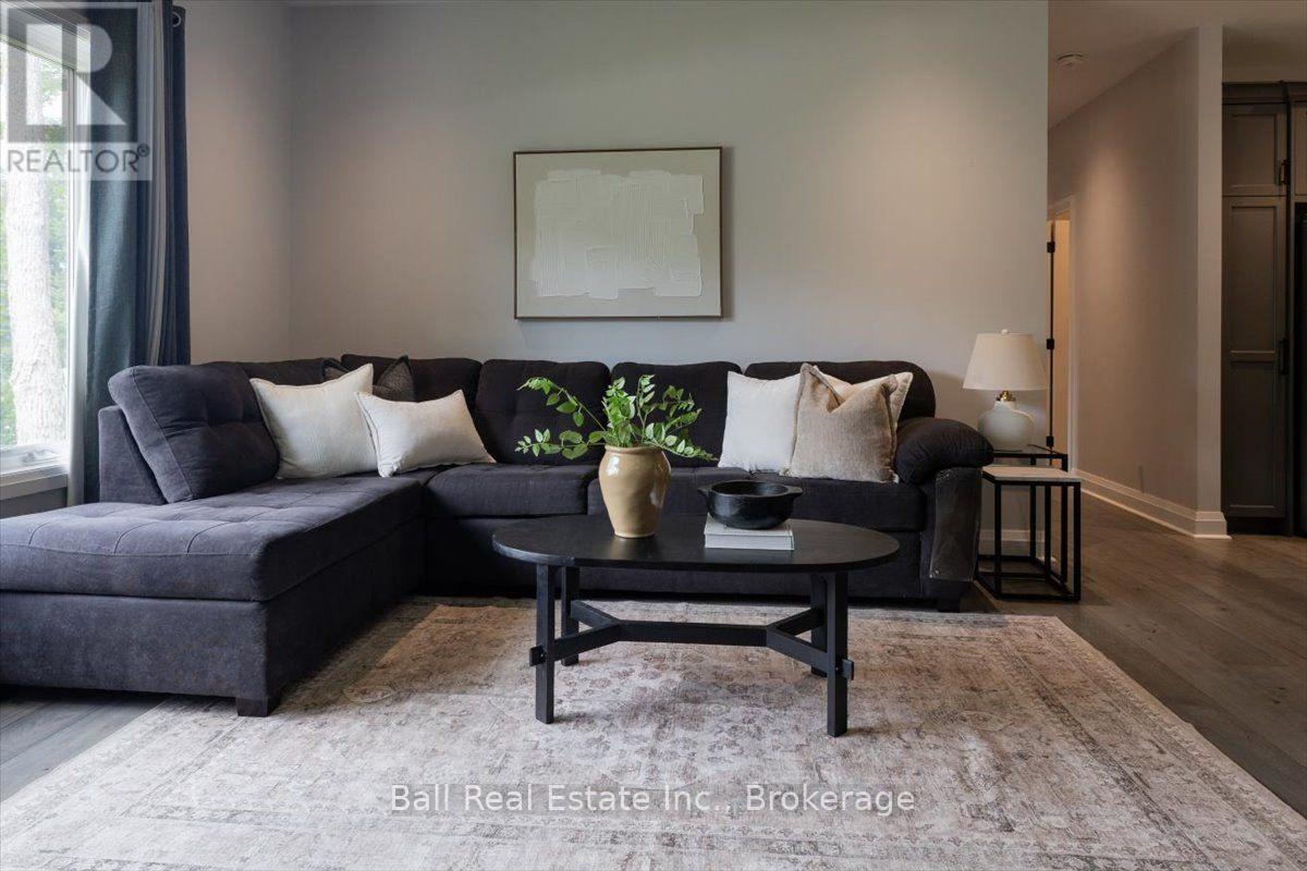 47 EASY STREET - 20