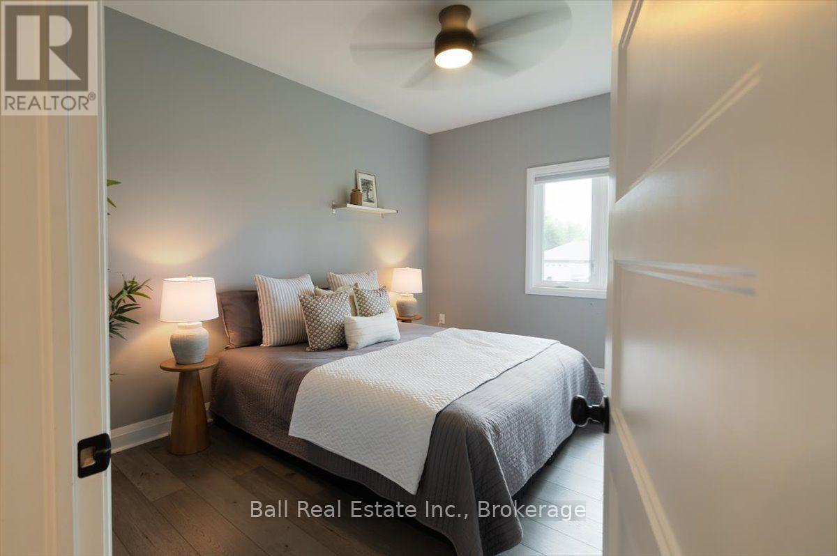 47 EASY STREET - 23