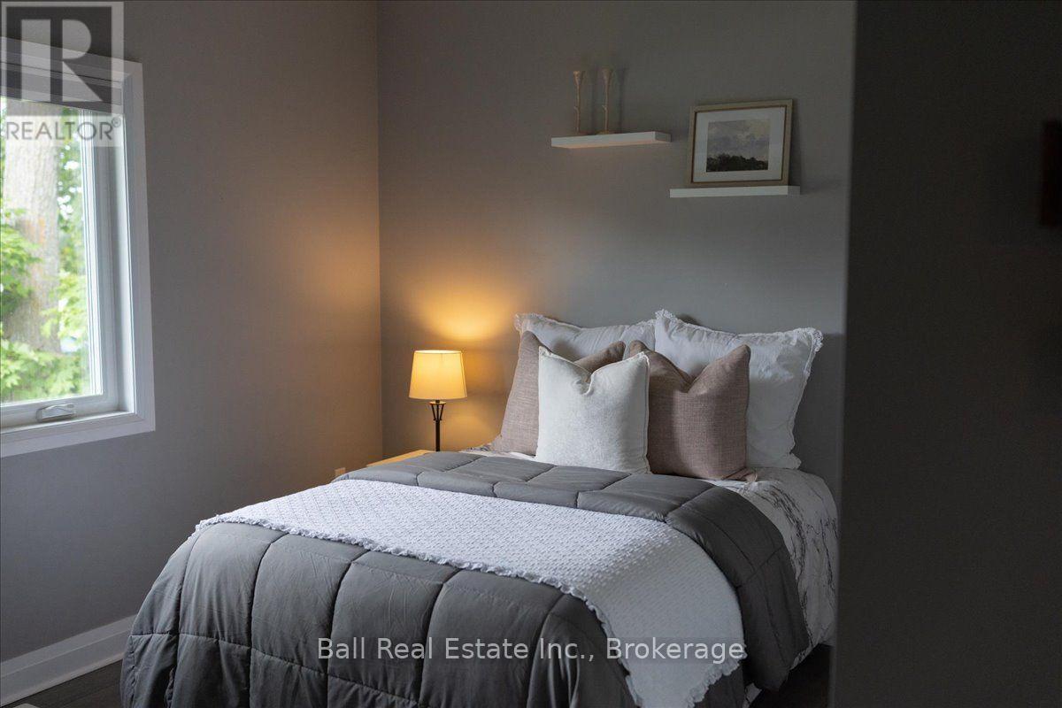 47 EASY STREET - 28