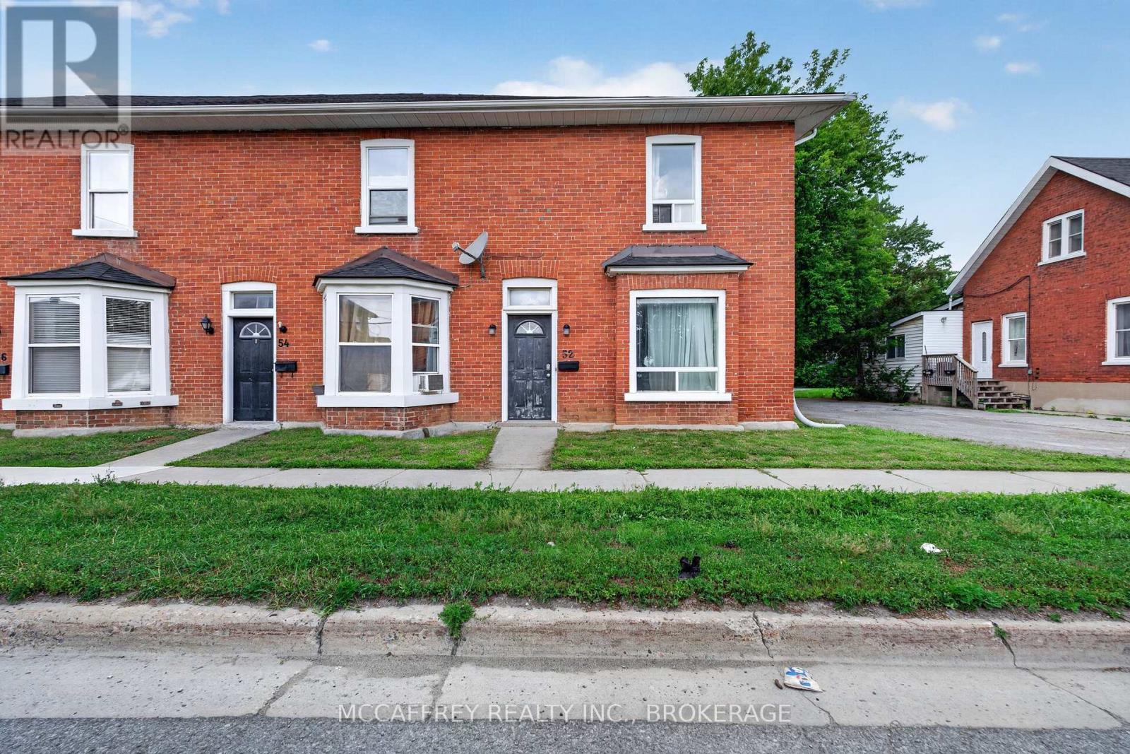 52 MOIRA STREET W - 1