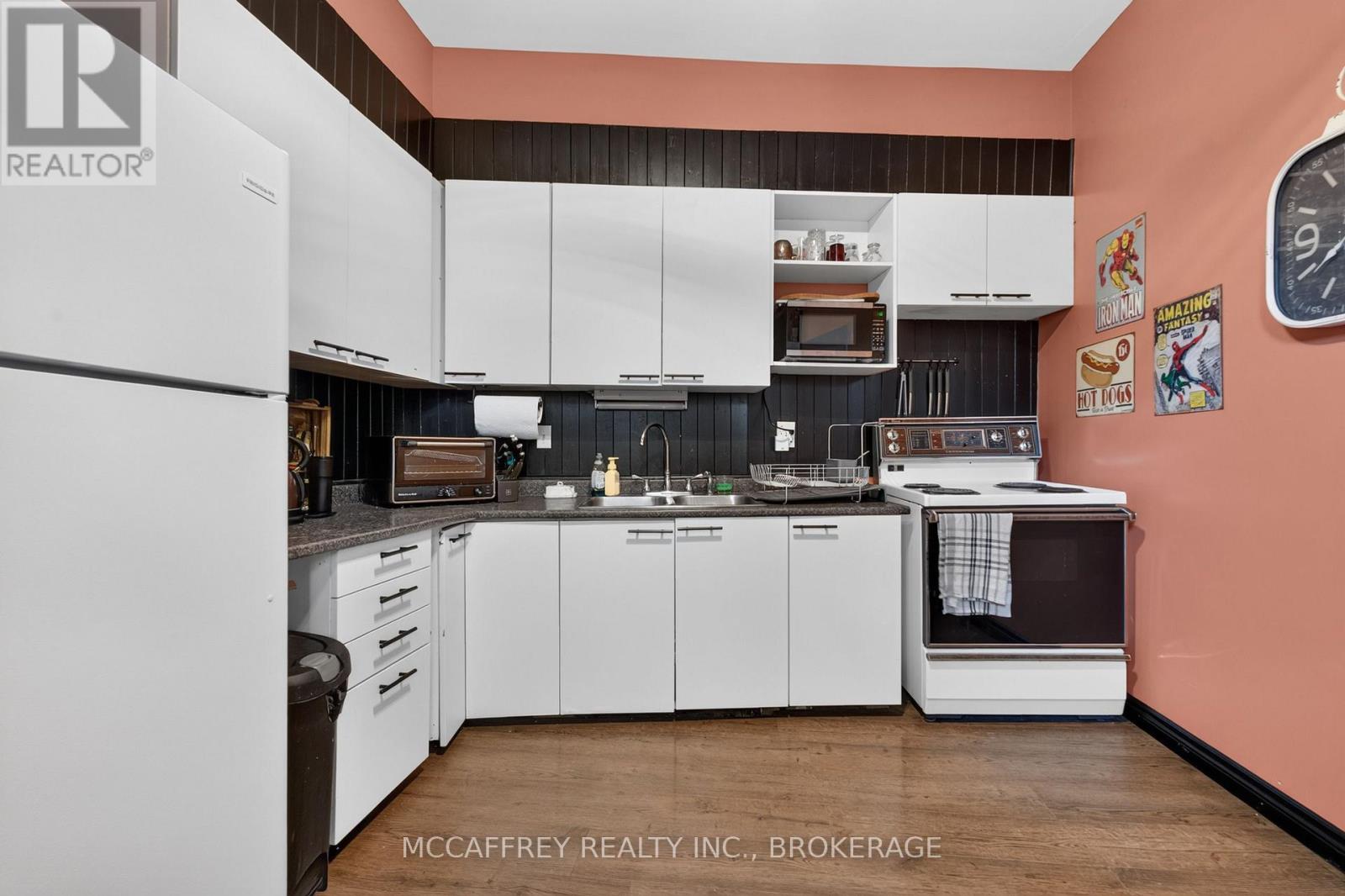 52 MOIRA STREET W - 11