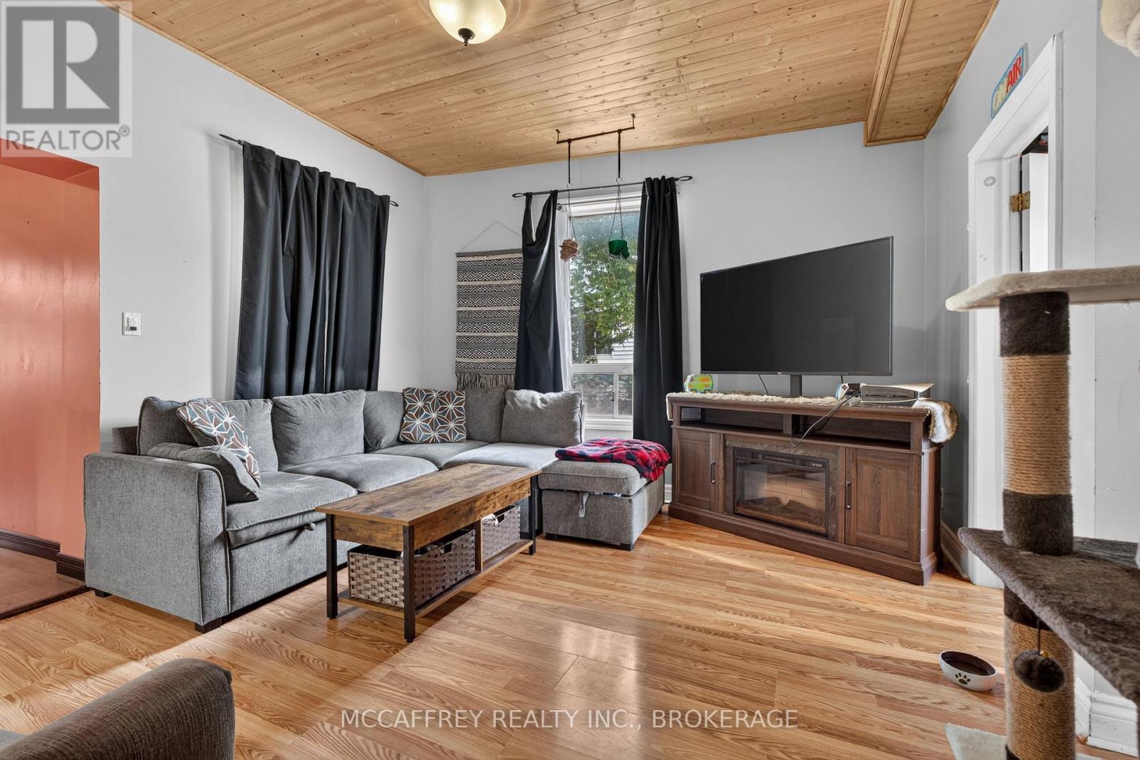 52 MOIRA STREET W - 8