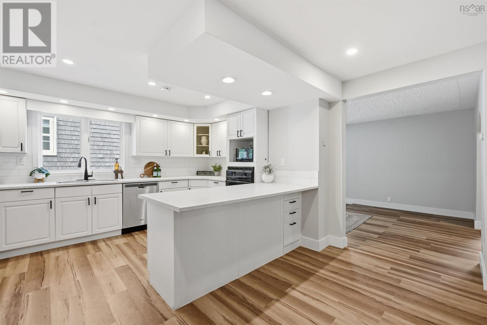 6521 Bayers Road - 13